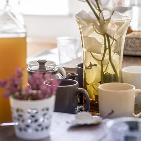 Ad Hoc Bed & Breakfast 4*