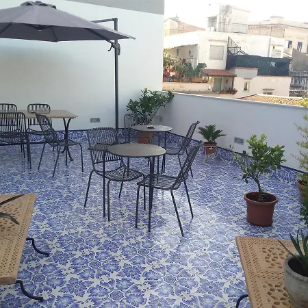 Alojamento de Acomodação e Pequeno-almoço Ad Hoc Palermo